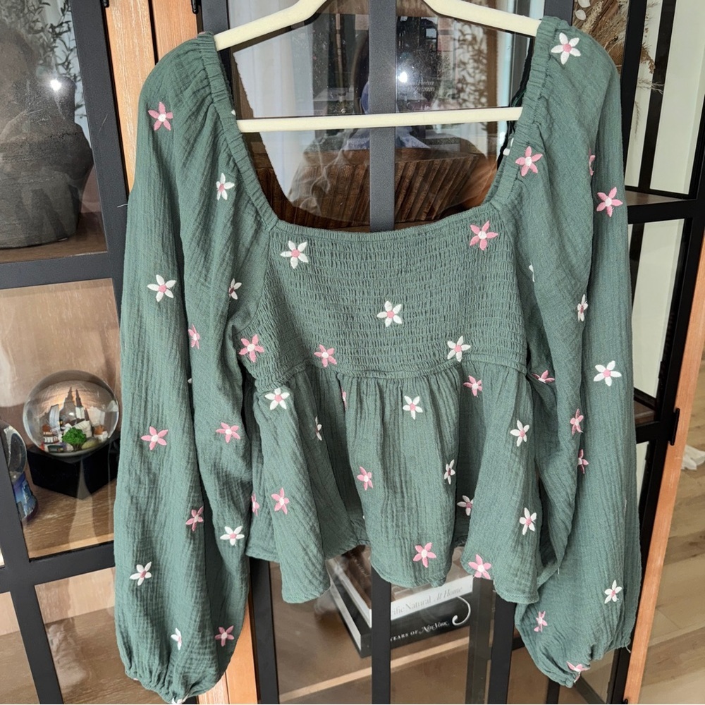 Altar’d State Olivia embroidered babydoll blouse top daisy long sleeve flower - Picture 6 of 8